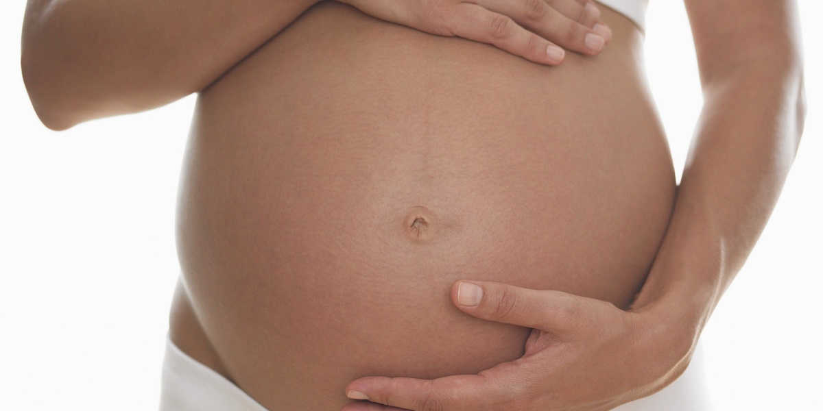 O tanara gravida din India, care nu a avut bani sa faca o ecografie in timpul sarcinii, a avut un soc in momentul in care a nascut.