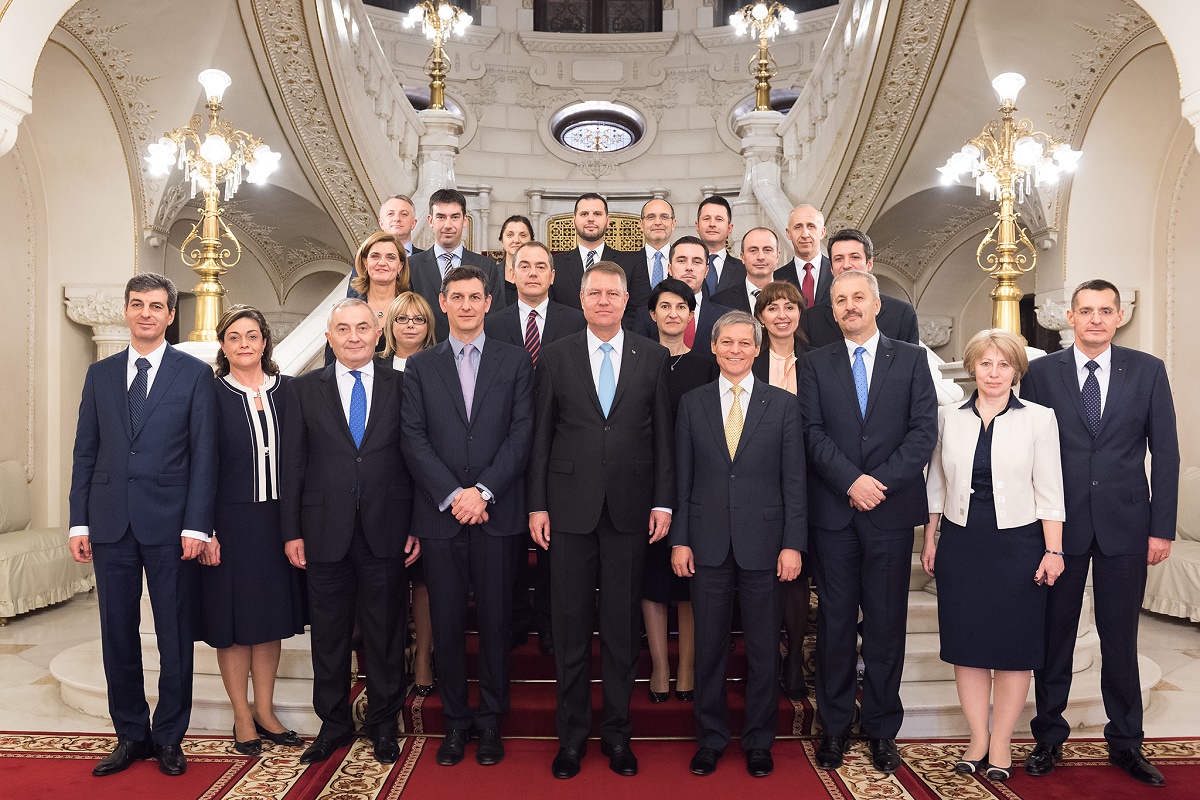 Premierul Dacian Ciolos va face o remaniere guvernamentala. Mai multi ministri nu vor mai face parte din actualul Executiv.