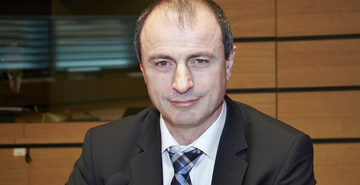 Ministrul Agriculturii, Achim Irimescu, a fost implicat intr-un accident rutier, joi, 25 august, in judetul Ialomita si a fost dus la spitalul din Slobozia.