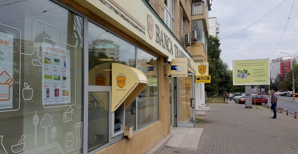 Exclusiv Banca Transilvania Sistemul De Carduri Nu Functioneaza Plata Pos A Picat Iar Bancomatele Nu Elibereaza