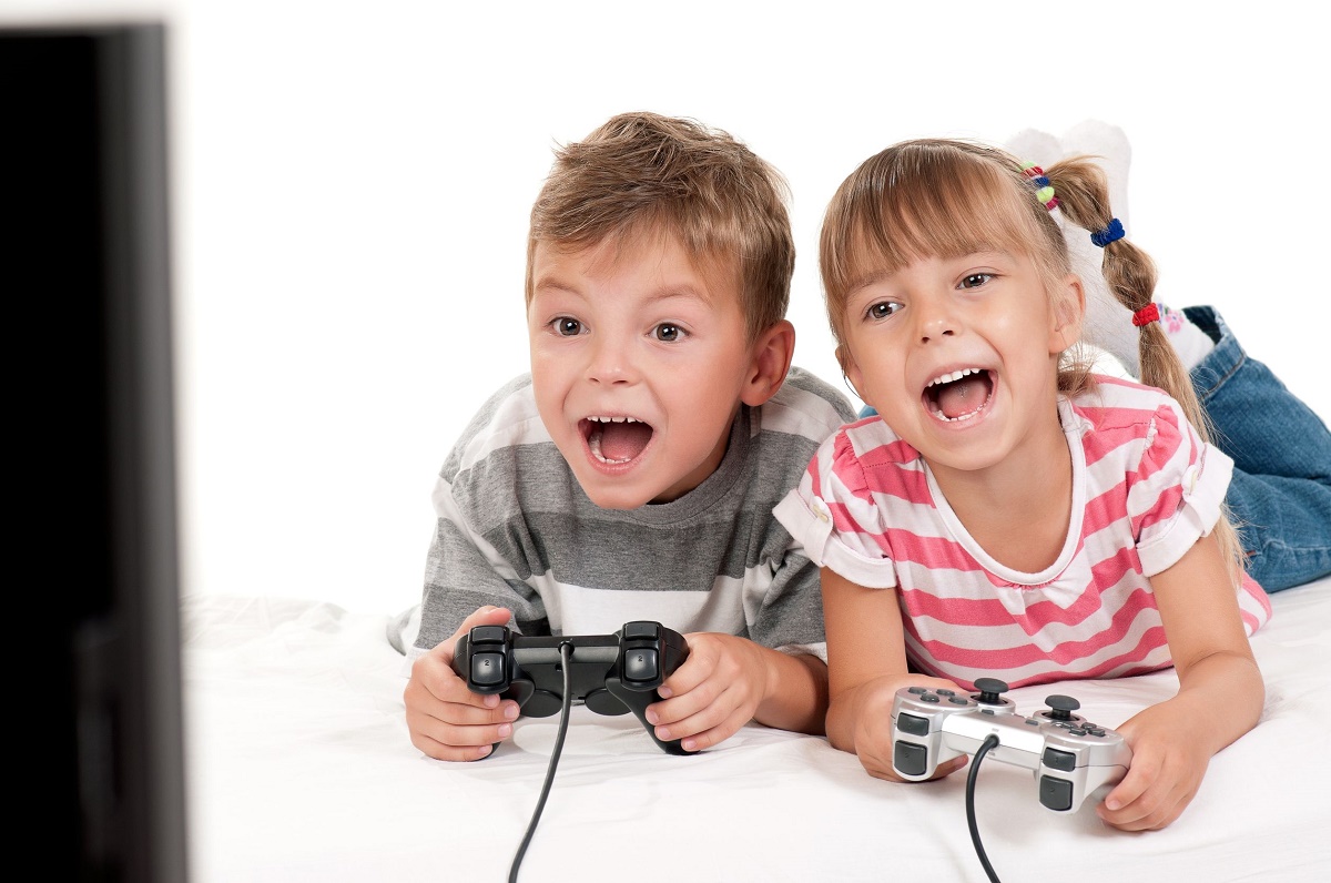 Jocurile video pot ajuta copiii sa-si imbunatateasca rezultatele scolare