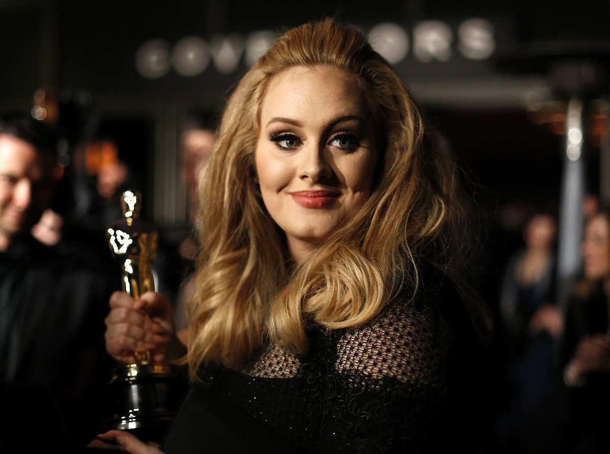 Cântăreața Adele, implicată în despărțirea dintre Brad Pitt și Angelina Jolie