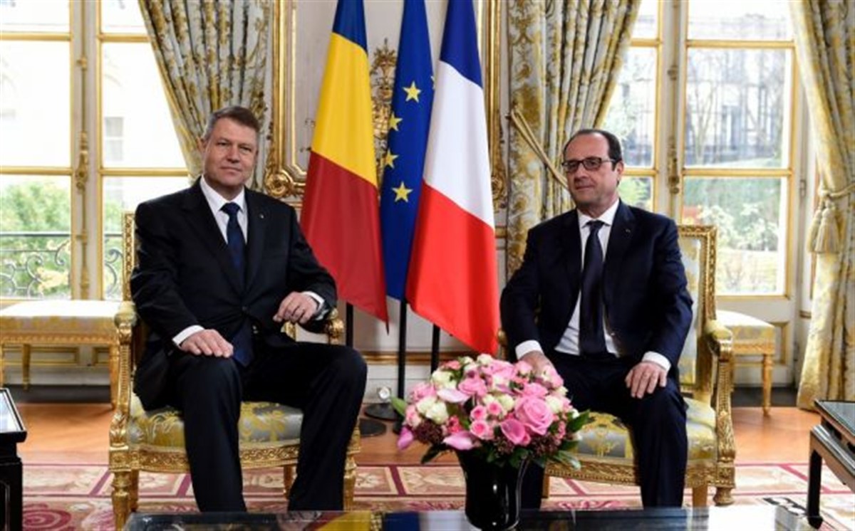 Presedintele francez Francois Hollande efectueaza o vizita in Romania, in cursul careia se va intalni si cu Klaus Iohannis.