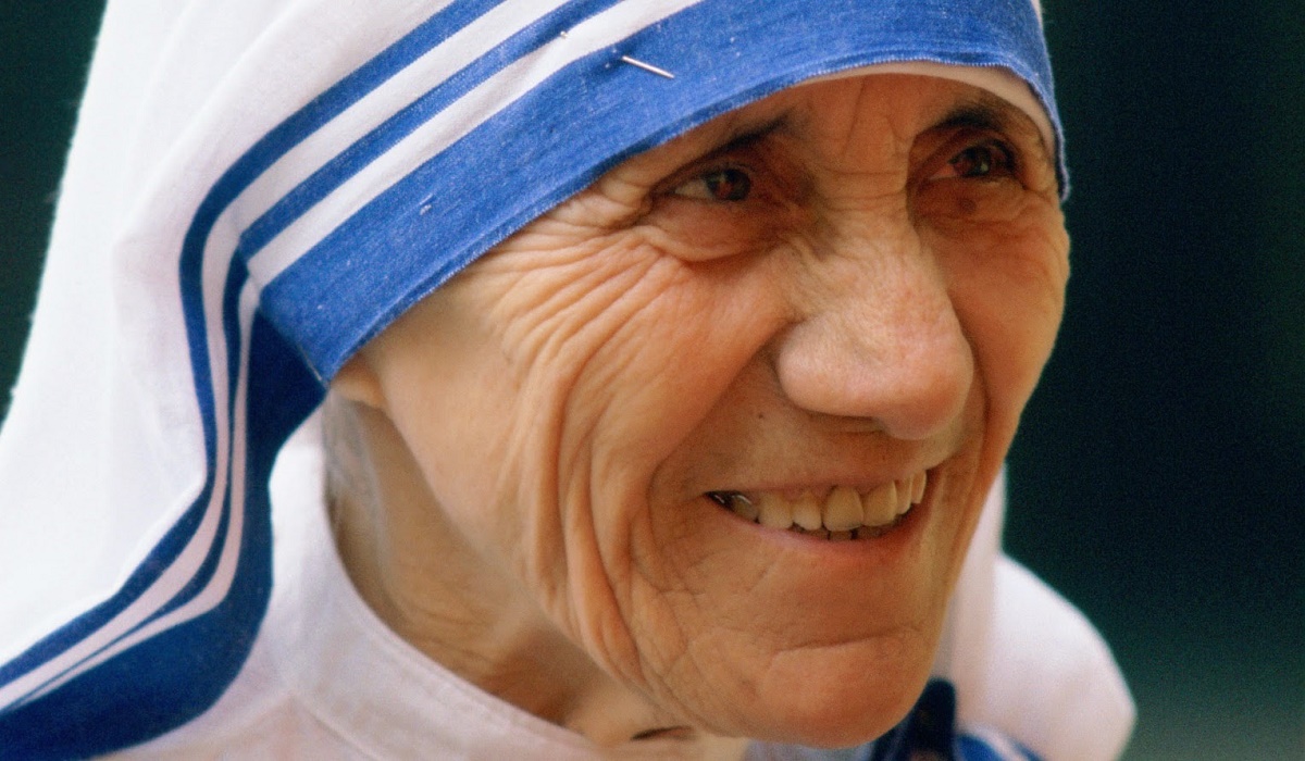 Maica Tereza a fost canonizata la Vatican, devenind sfanta. Slujba a fost oficiata de Papa Francis, in prezenta a sute de mii de oameni.