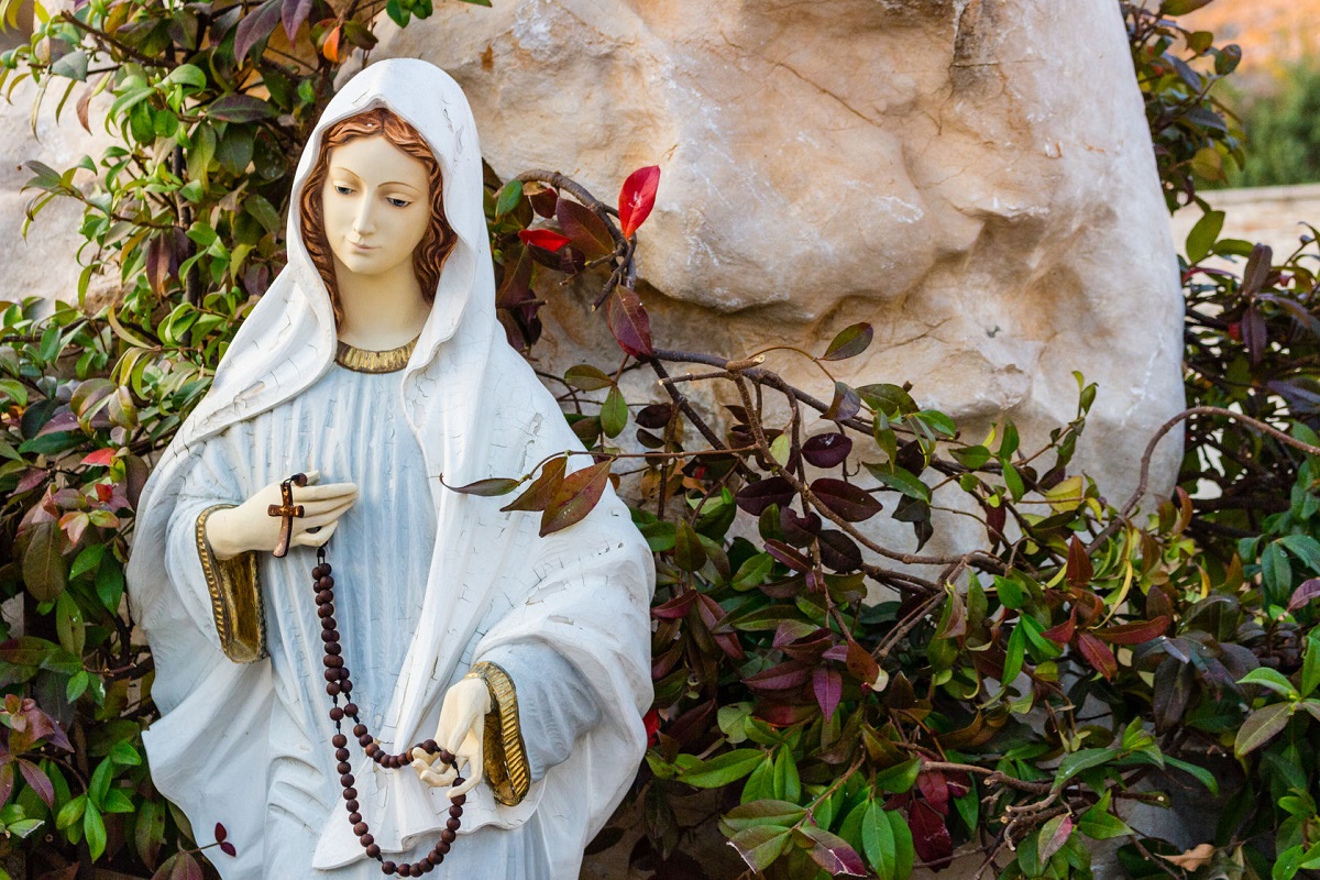 Mesaje de Sf. Maria Mica. Urari, sms-uri, felicitari si mesaje de Sfanta Maria pentru cei dragi. Spune-le la multi ani persoanelor importante din viata ta.
