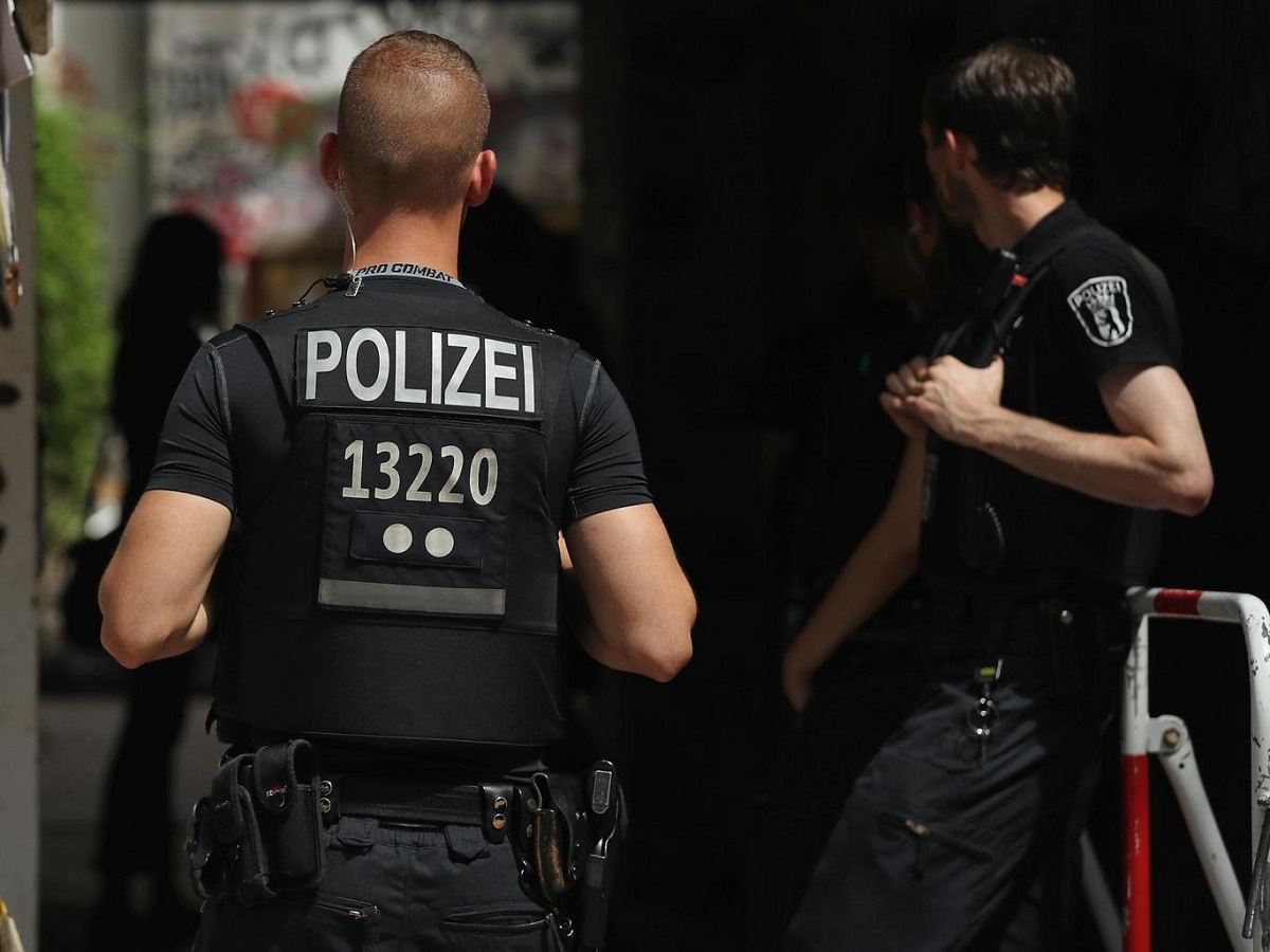 Orașul german Chemnitz a fost închis sâmbătă dimineața din cauza unei alerte de securitate. Polițiștii au ieșit pe străzi.