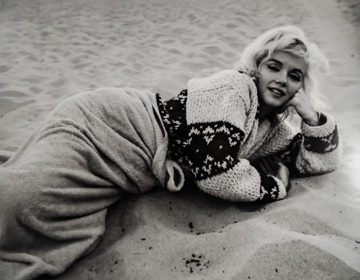 Fotograful George Barris, cel care a realizat ultimele poze cu Marilyn Monroe înainte de decesul acesteia, a murit la 94 de ani.