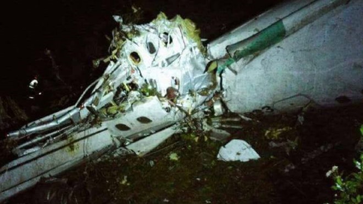 Avion prăbușit în Columbia. La bord se aflau ce puțin 72 de persoane. Printre pasageri era și o întreagă echipă de fotbal.