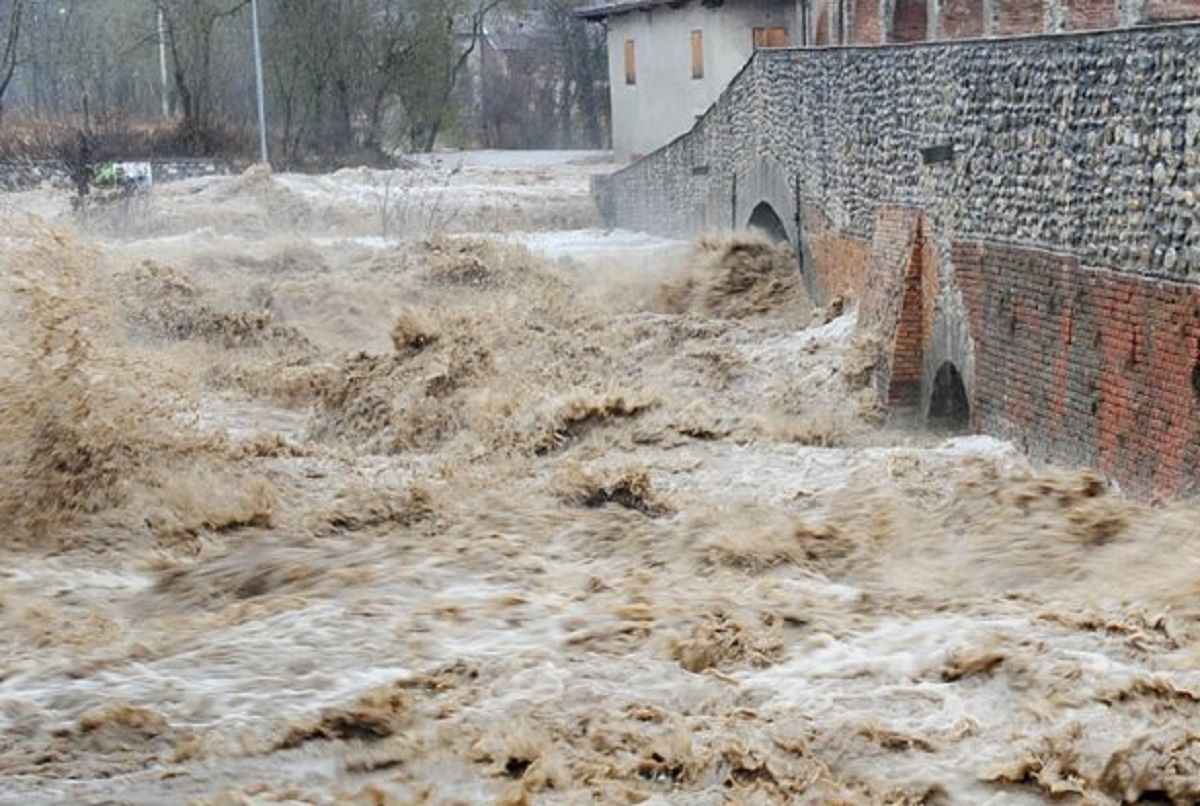 Inundații de proporții în nord-vestul Italiei. Natura s-a dezlănțuit și un om a murit. În plus sunt înregistrate pagube materiale semnificative