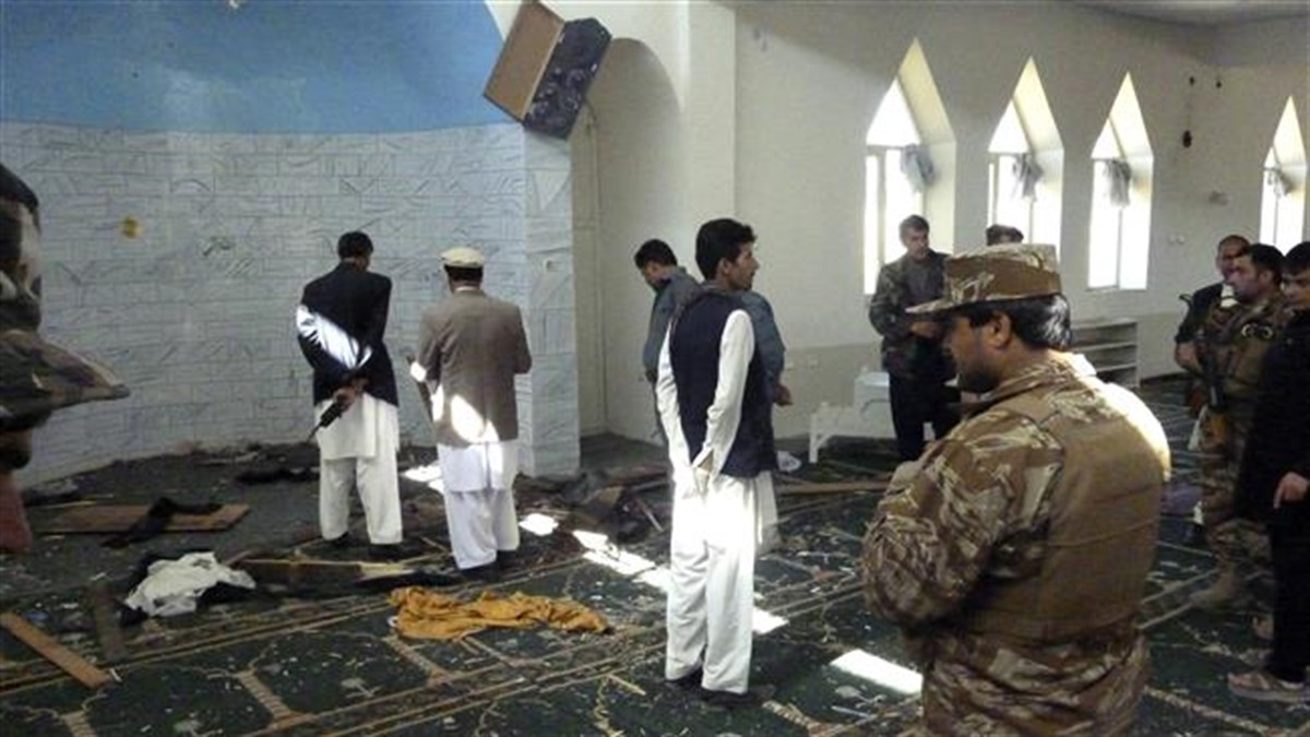 Un atac sinucigaș a fost comis la Kabul, în Afghanistan. Cel puțin 27 de oameni au murit, iar alți 35 au fost răniți după o explozie la o moschee.