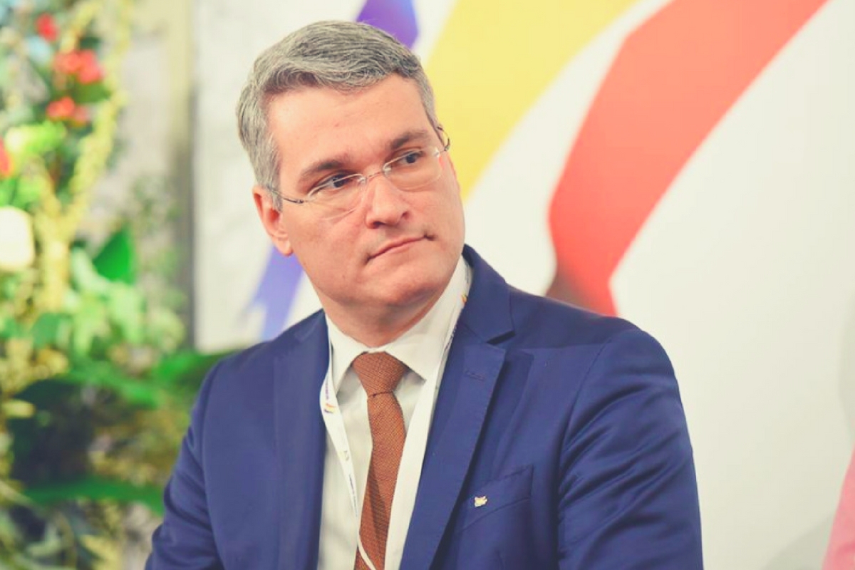 Fedrația Sanitas îi solicită demisia ministrului Muncii, Dragoș Pîslaru, acuzându-l pe acesta că tratează angajații din sistemul sanitar într-un mod abject.