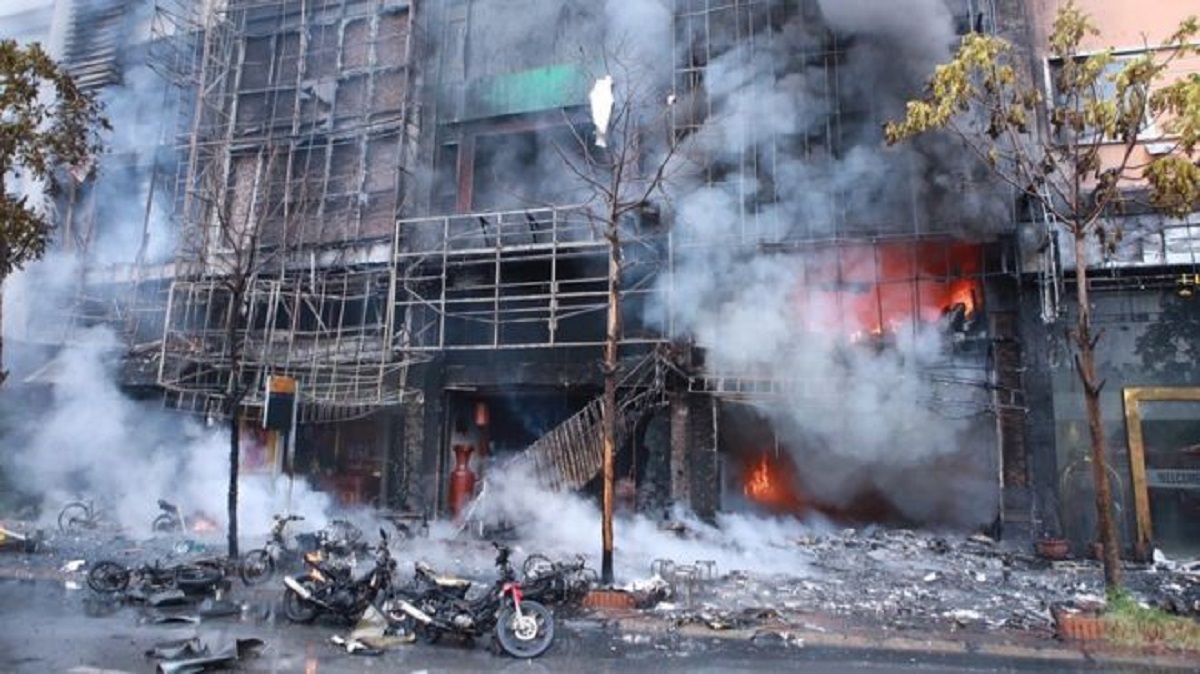 Incendiu în Vietnam într-un bar de karaoke. Mai mulți oameni au murit