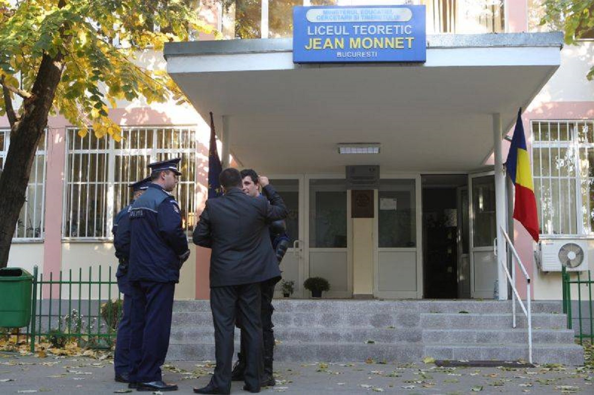 Dragoș Ciupercescu, atacatorul cu grenadă de la Liceul „Jean Monnet”, din București, a fost eliberat. Atacul cu grenadă a avut loc în 2002.