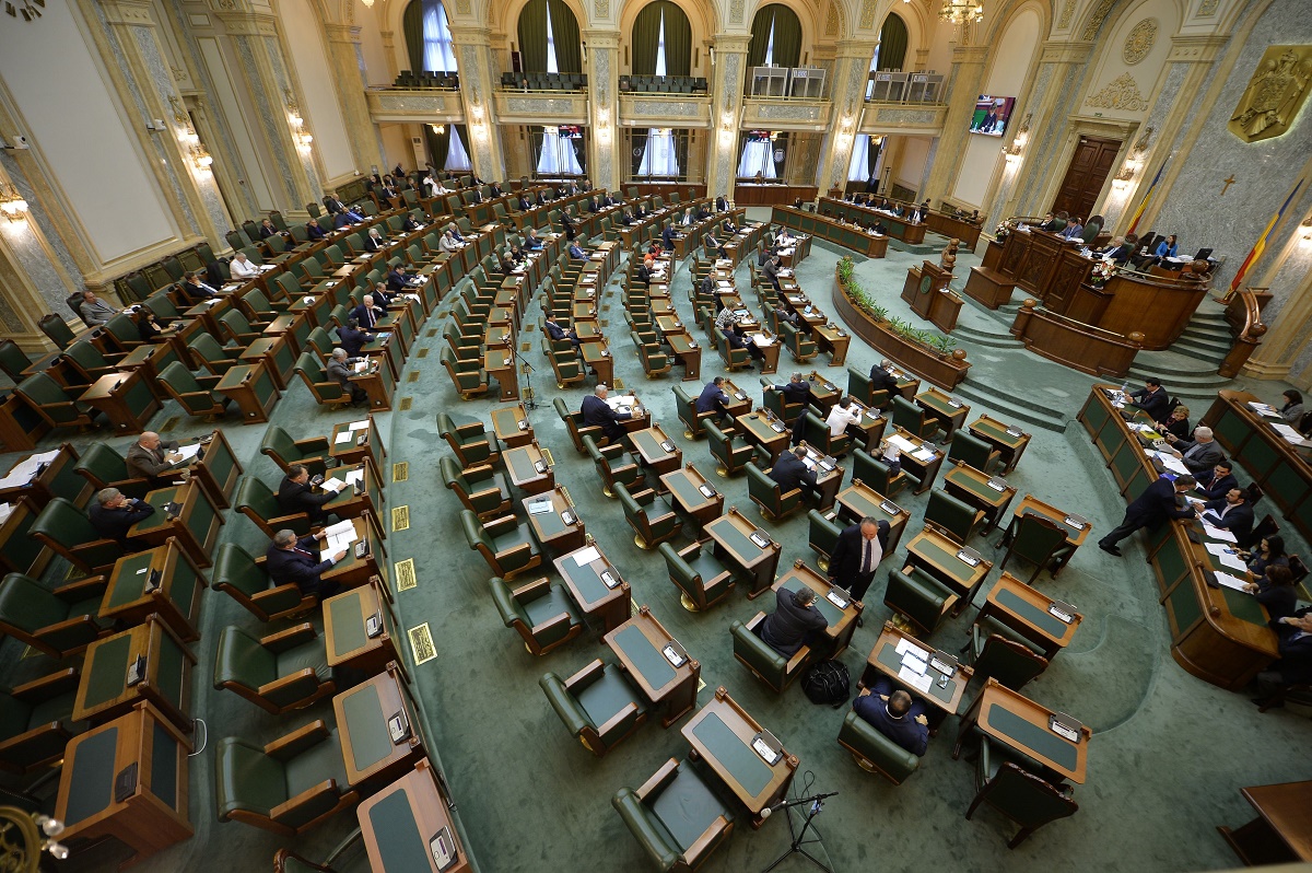 Lucrările în prima ședință cu noul Parlament, vor fi conduse de decanii de vârstă ale celor două camere, Leon Dănăilă și Miron Ignat