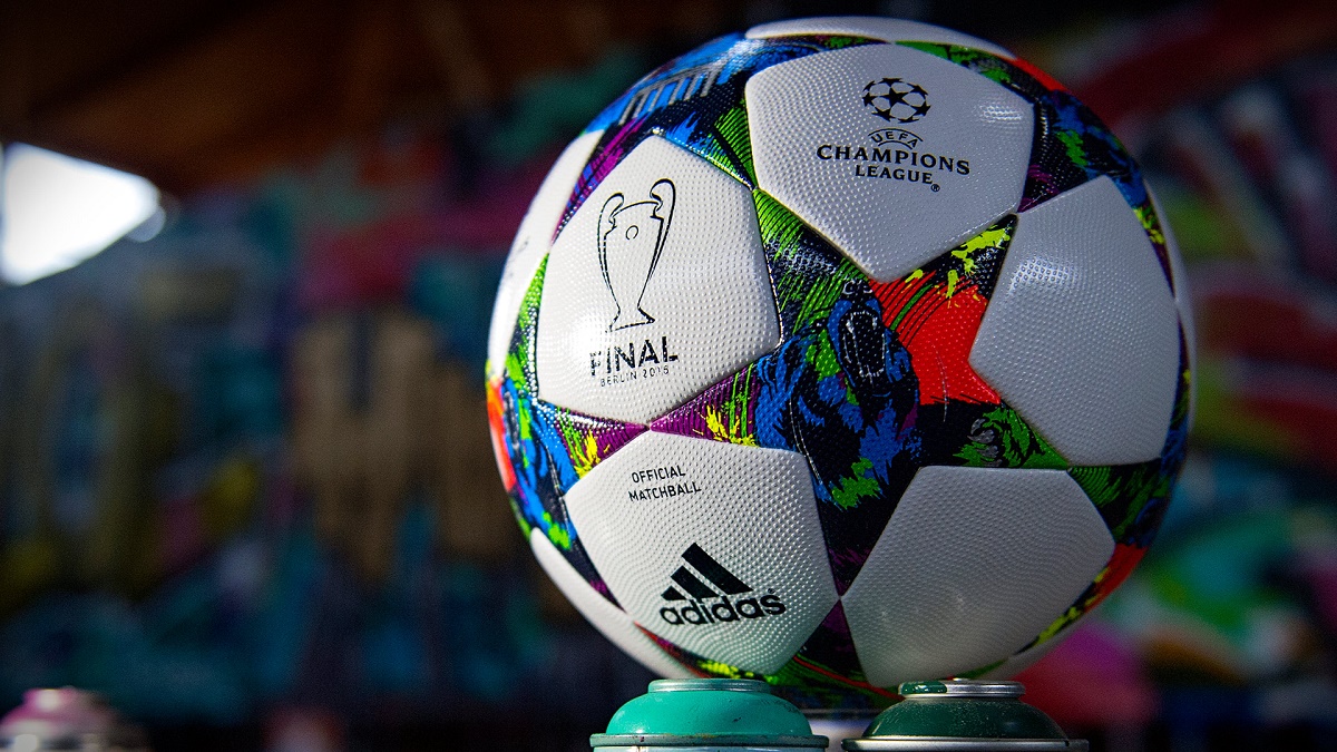 UEFA Champions League trage cortina peste faza grupelor în această seară. Ieri seară, meciurile au fost bogate în goluri.