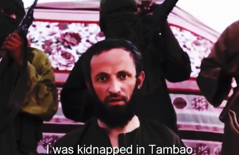 Român răpit de teroriști a fost făcută publică prin intermediul unui scurt videoclip postat de acesta pe un site de socializare.