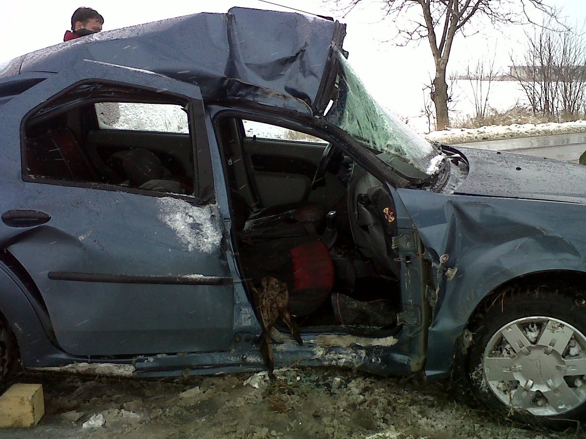 Un accident s-a petrecut sâmbătă dimineașa la ieșirea din București către Bragadiru, pe DN 6. Cinci persoane au fost rănite în urma incidentului.