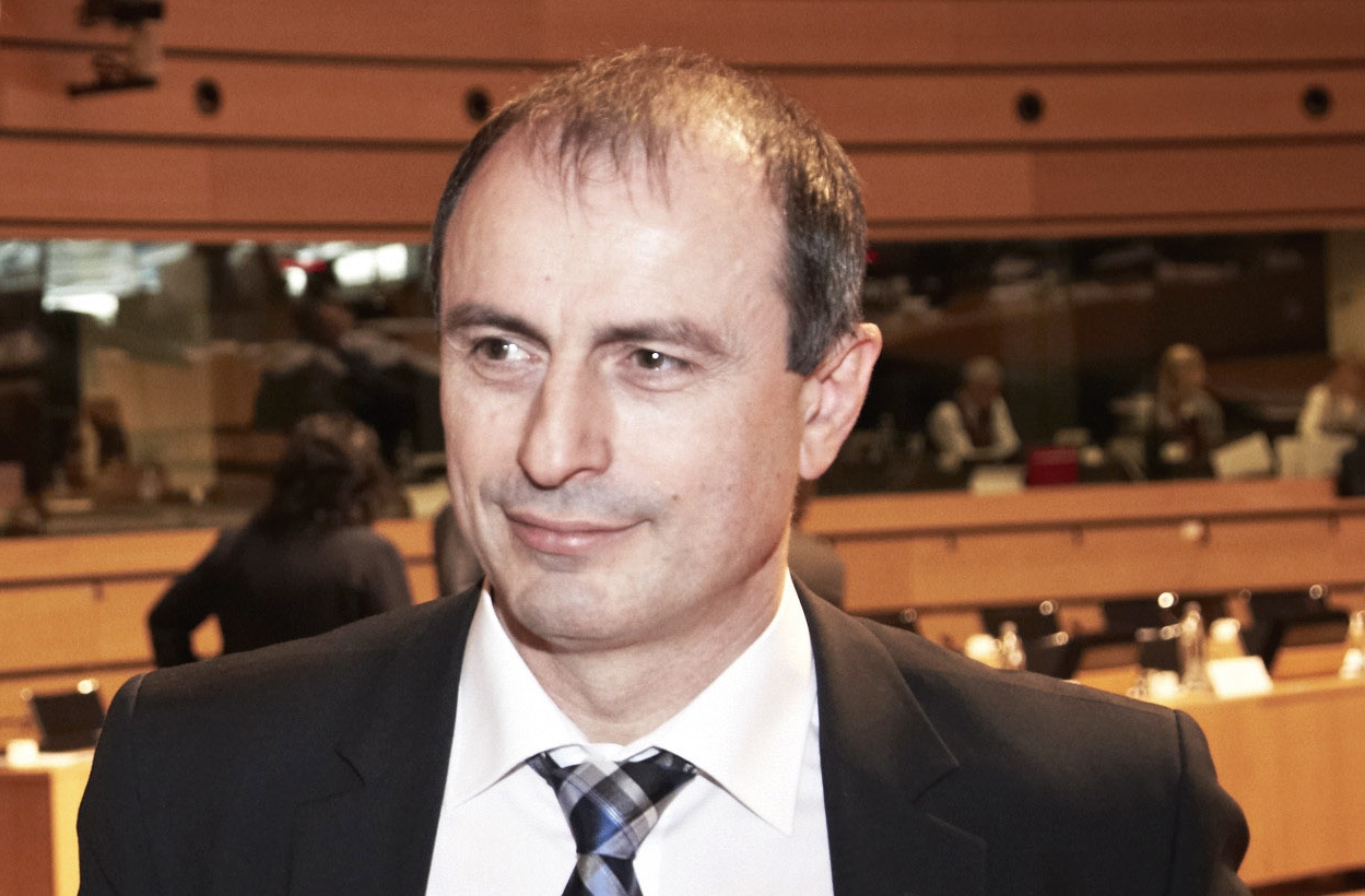 Achim Irimescu a demisionat din funcția de ministru al Agriculturii, cu o zi înainte ca Guvernul Grindeanu să primească votul Parlamentului.