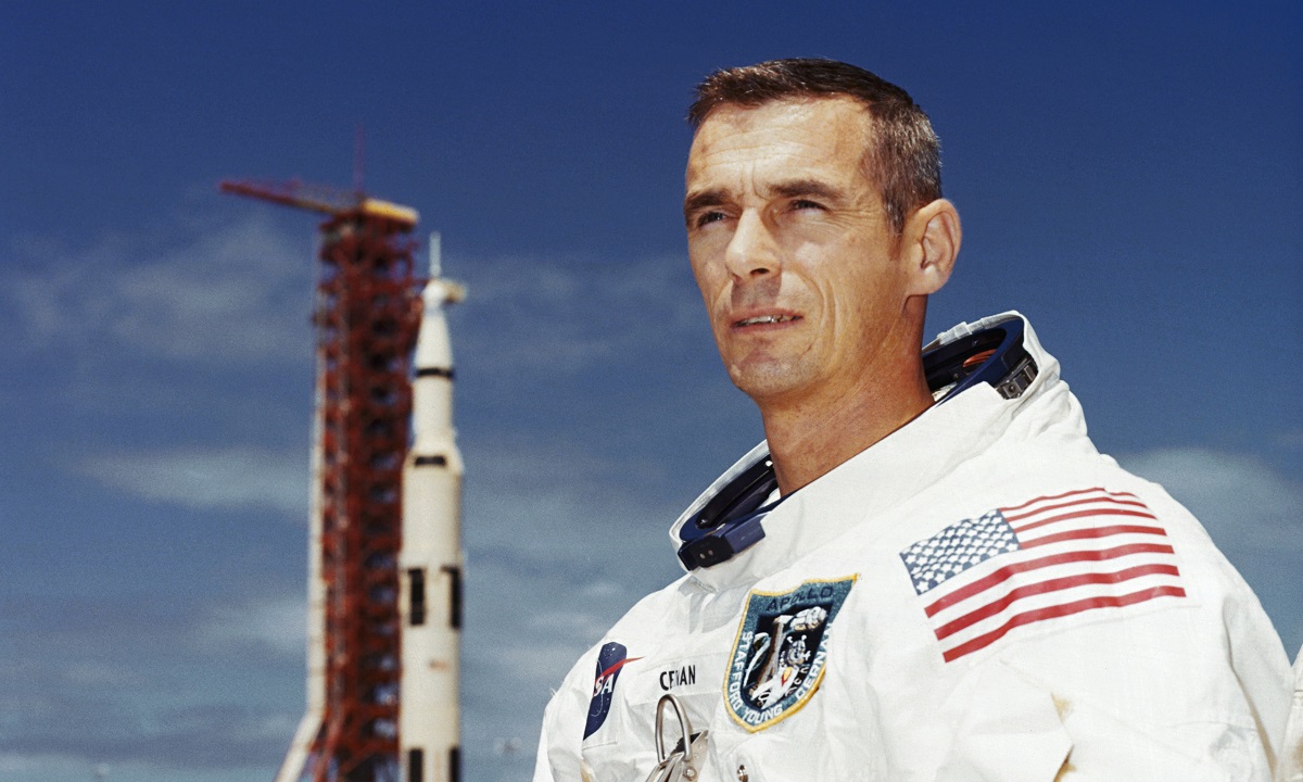 Astronautul Eugene Cernan, ultimul om care a pășit pe Lună, a încetat din viață la vârsta de 82 de ani, a anunțat NASA.