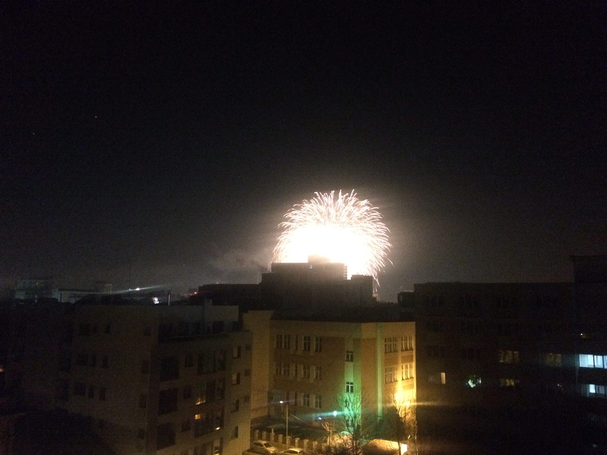 La mulți ani, 2017! Imagini VIDEO din București de la focul de artificii