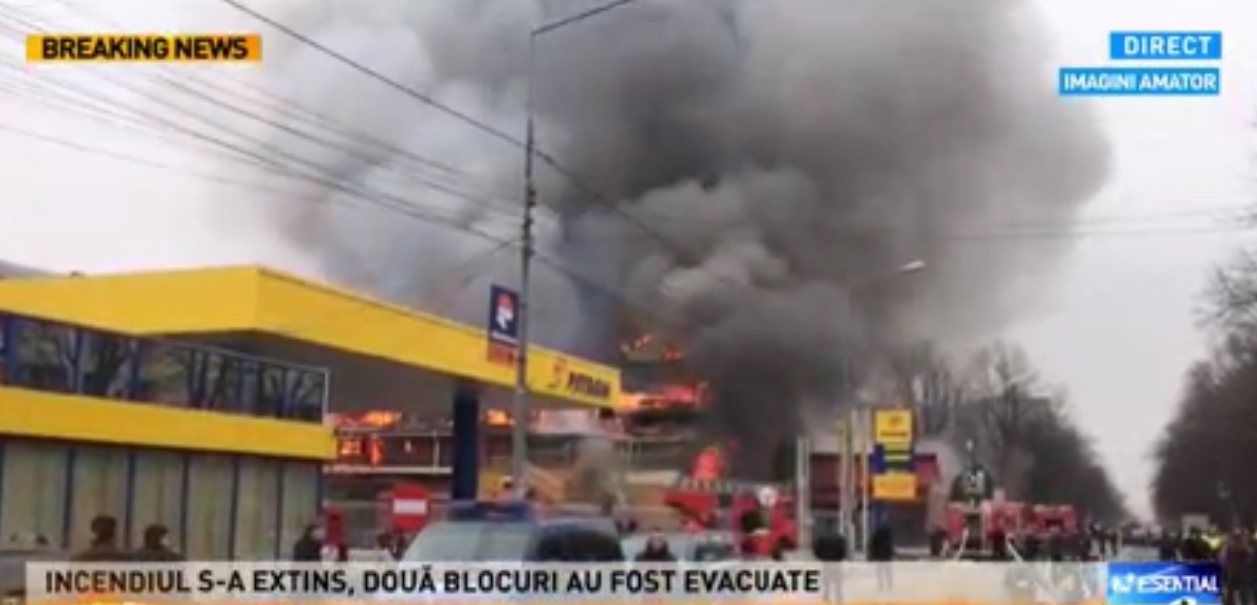 Incendiu în Focșani, joi, 9 martie, la o pensiune care se află în apropierea mai multor blocuri, dar și au unei benzinării din cartierul Sud.