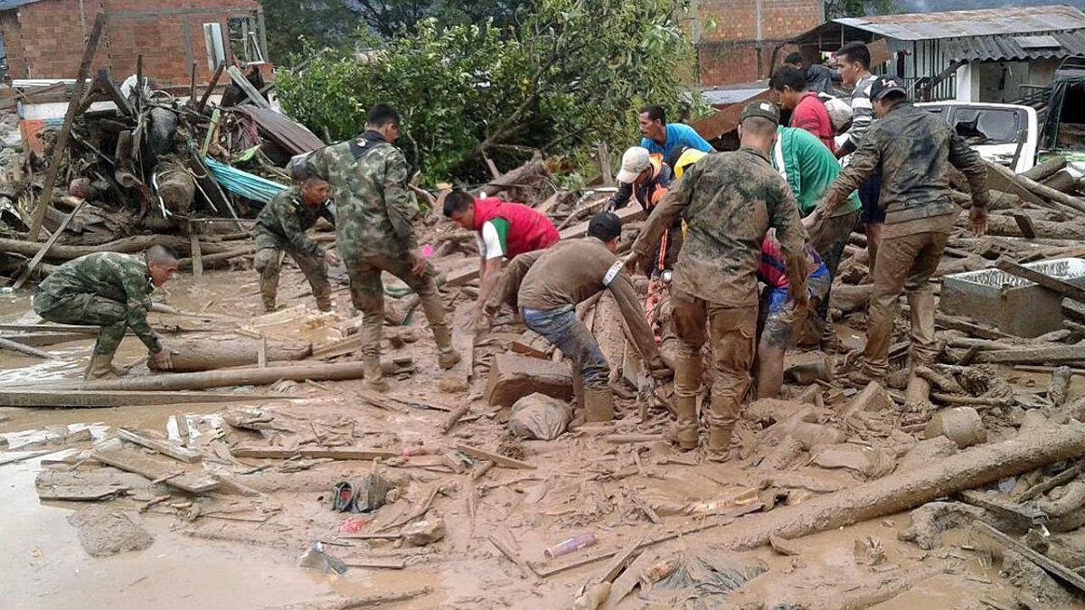 Tragedie în Columbia după alunecările de teren. Peste 254 de oameni au murit și alte zeci sunt date dispărute.