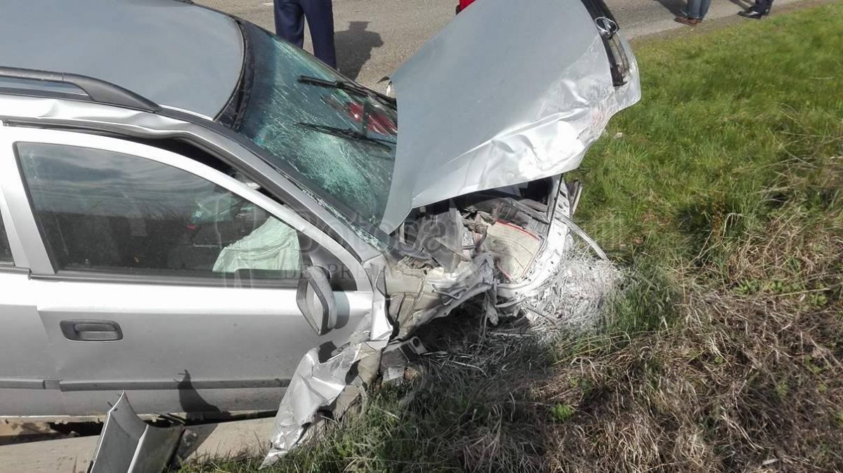 Un accident pe autostrada Soarelui a avut loc miercuri dimineață. Trei mașini au fost implicate într-un carambol, iar o persoană a fost rănită