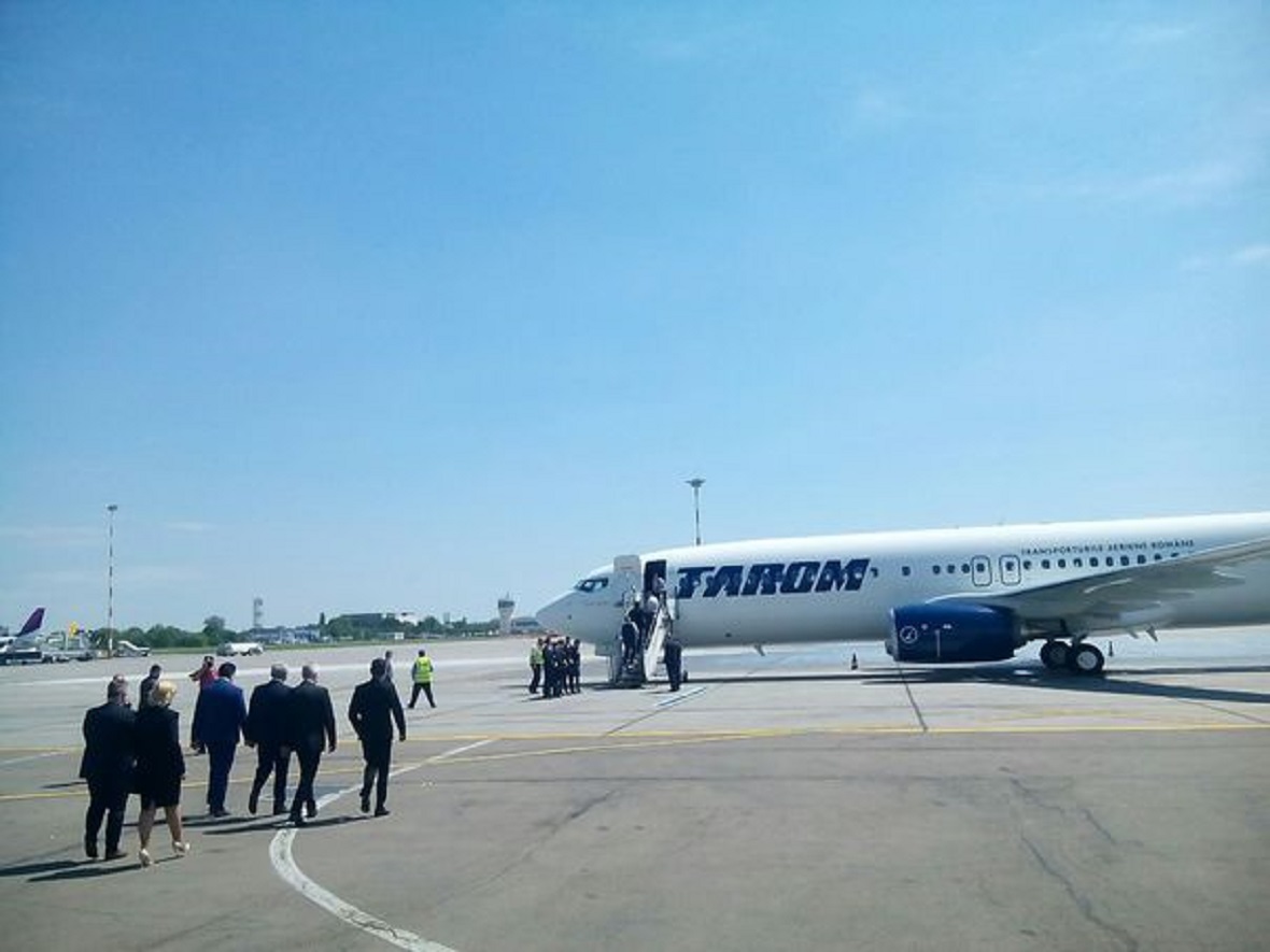 Sarmizegetusa este cel mai nou avion din flota TAROM. Aeronava Boeing 737-800 a fost cumpărată recent și prezentată oficial miercuri.