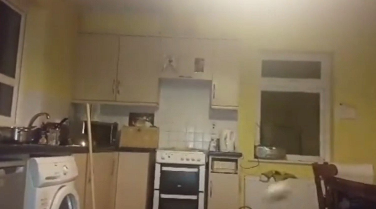 Când a văzut ce se întâmplă în bucătăria ei, a filmat imediat: "Va trebui să mă mut!"
