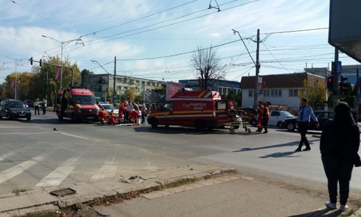 ACCIDENT pe bulevardul Iuliu Maniu din București. Printre victime se află şi un copil