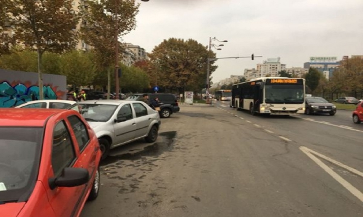 Accident GRAV în Bucureşti! Cine sunt victimele transportate de urgenţă la spital