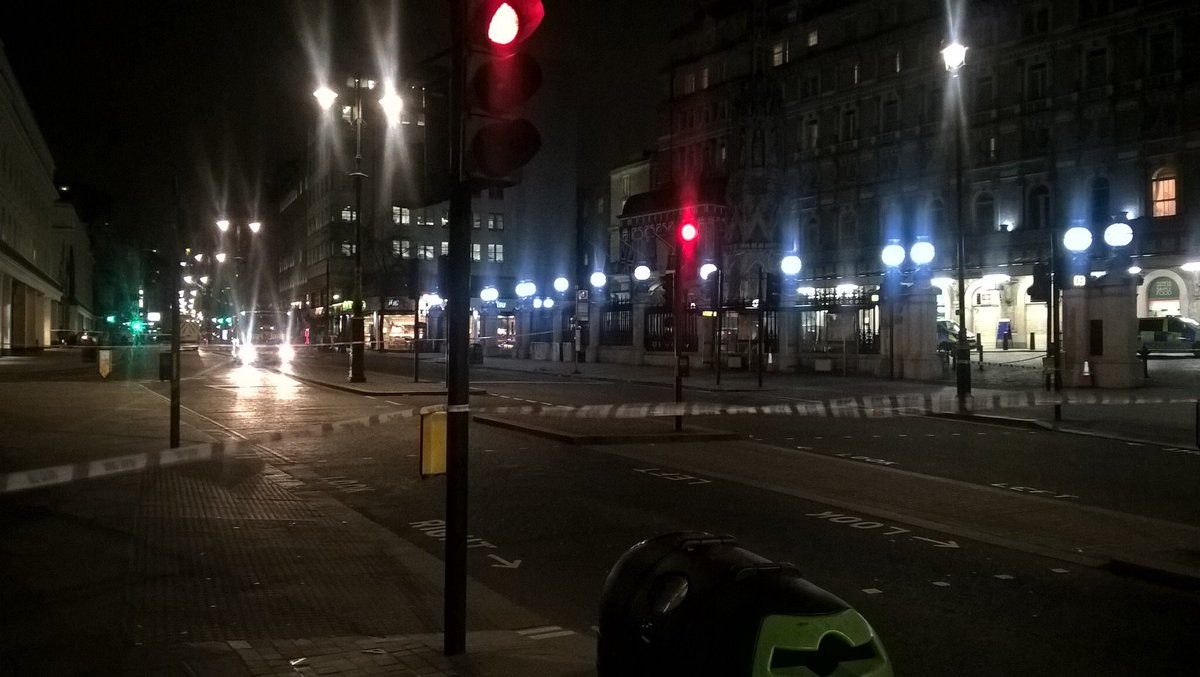 Panică la Londra! Un hotel şi două staţii de metrou au fost evacuate