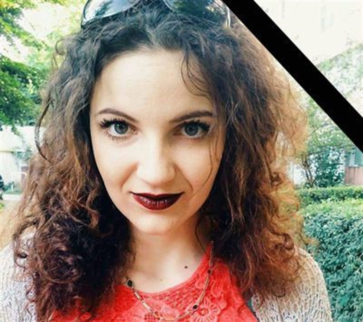 Iuliana este o tânără din județul Vaslui care a murit la doar 19 ani. Fata a fost adusă în comă la un spital din București, dar medicii nu au putut să o salveze.