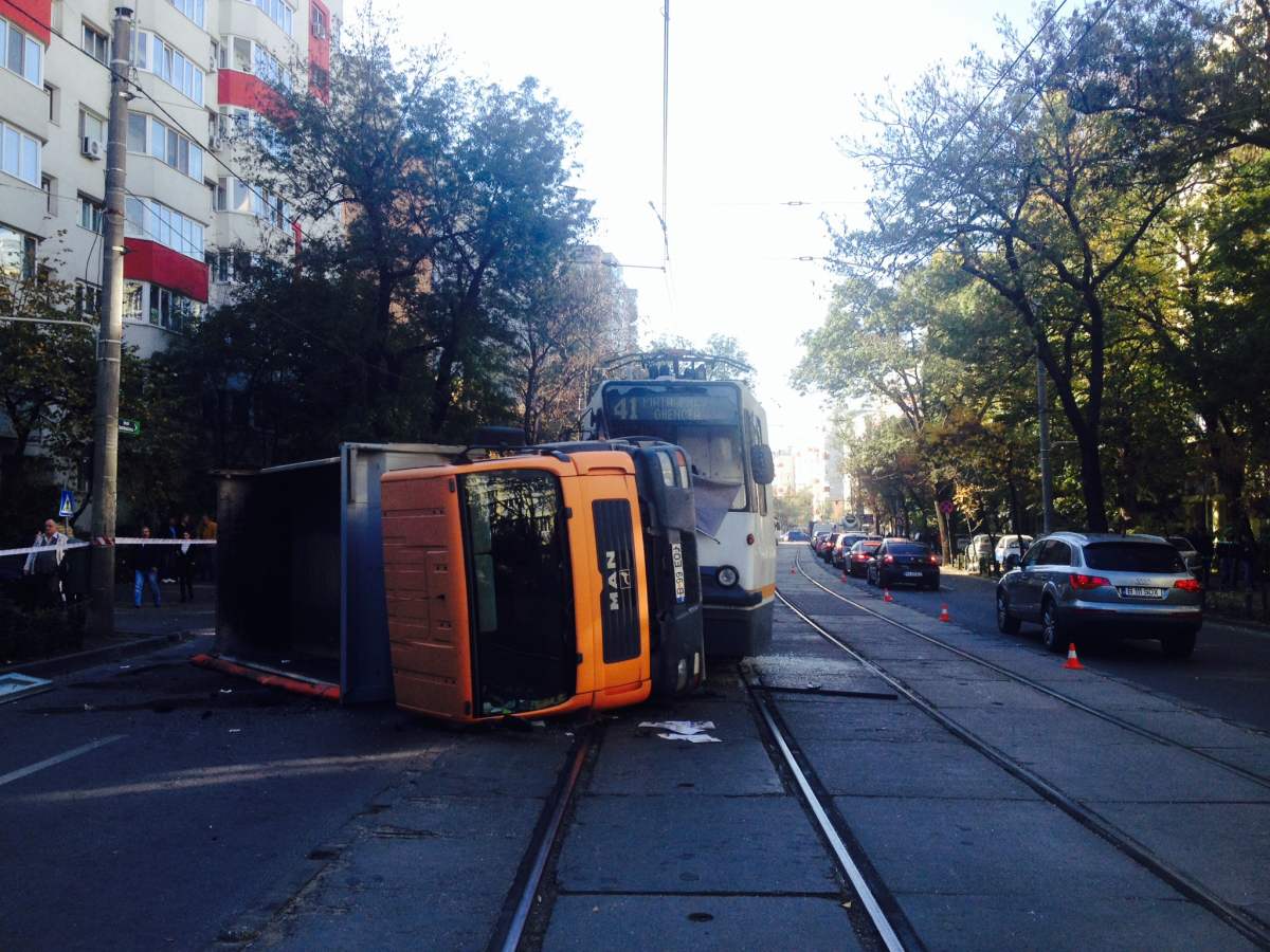 Accident grav de tramvai, în această dimineață! Care este starea pasagerilor