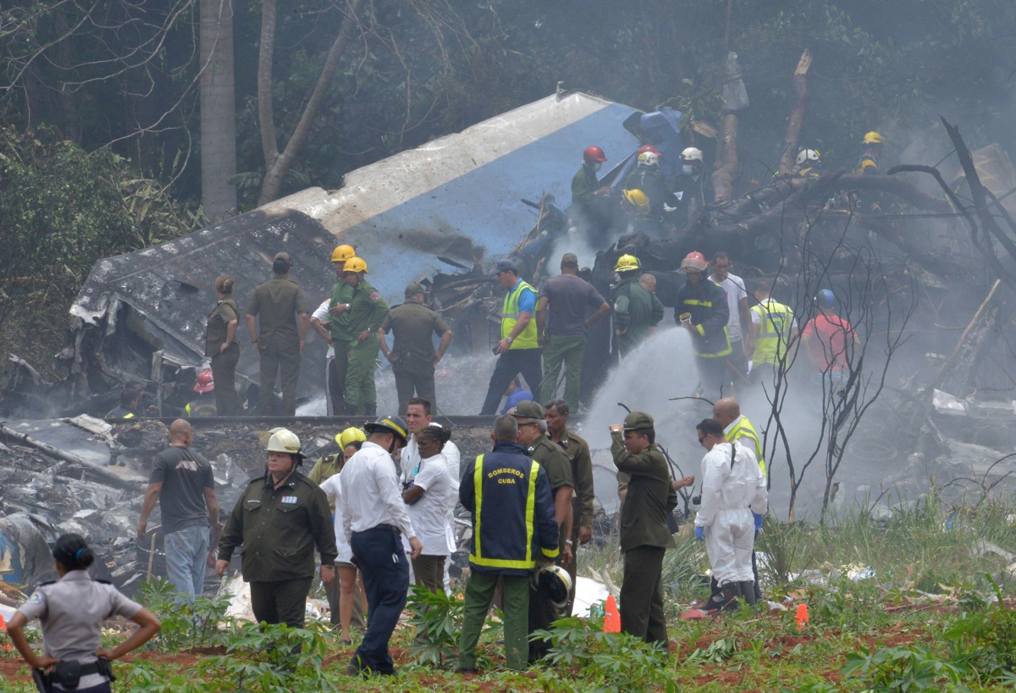 Avion prăbușit! O aeronavă Boeing 737 s-a prăbușit imediat după decolare. FOTO și VIDEO