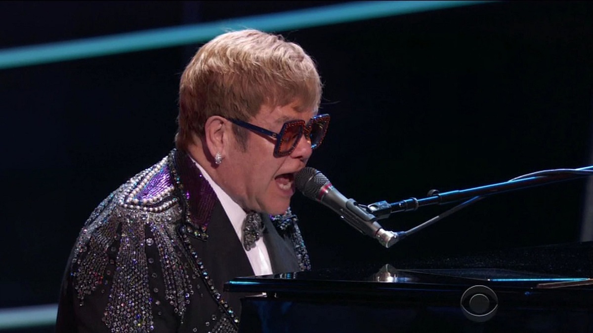 NUNTĂ REGALĂ Elton John a susţinut un recital pentru invitaţii la recepţia de la palatul Windsor