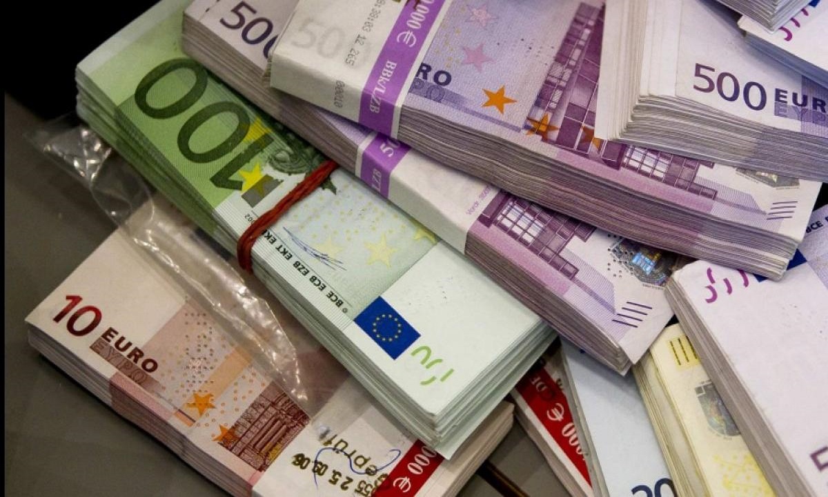 Curs valutar 19 iunie 2018: Euro, dolar, franc elvețian și alte valute