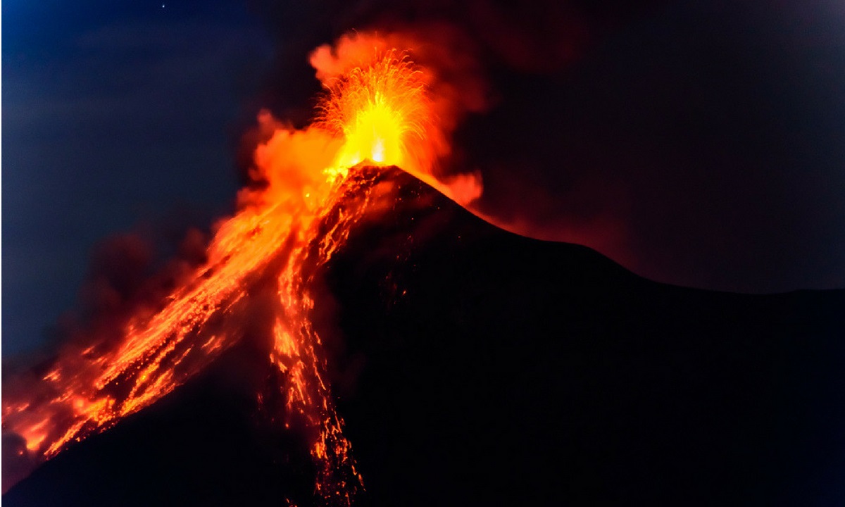 Tragedie în Guatemala. Vulcanul Fuego a ucis cel puțin 25 de persoane. A fost declarată stare de calamitate