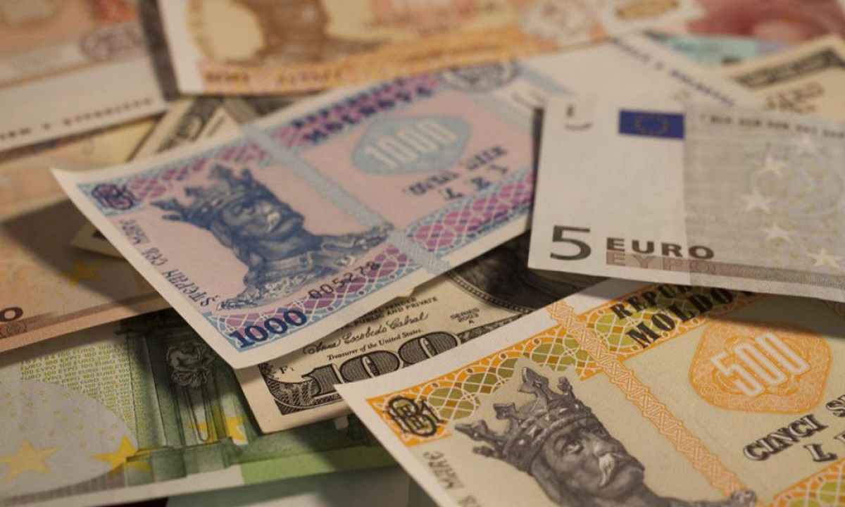 Curs valutar 6 iulie 2018: Euro, dolar, franc elvețian și alte valute