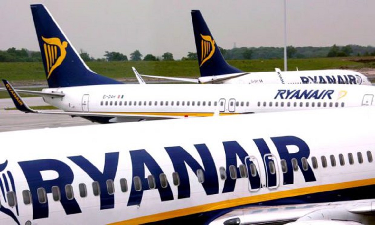 Ryanair anulează vineri 400 de curse din cauza grevei