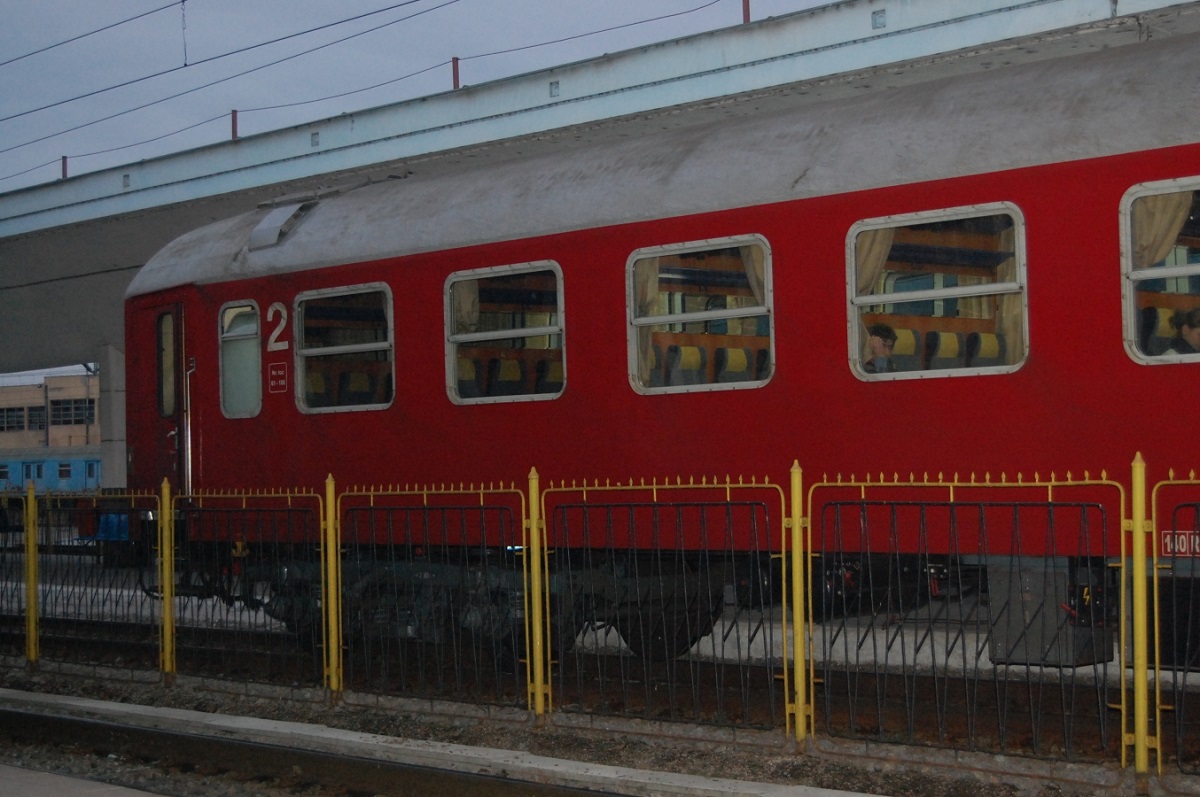 Întârzieri și trenuri CFR blocate în ziua protestului românilor din Diaspora