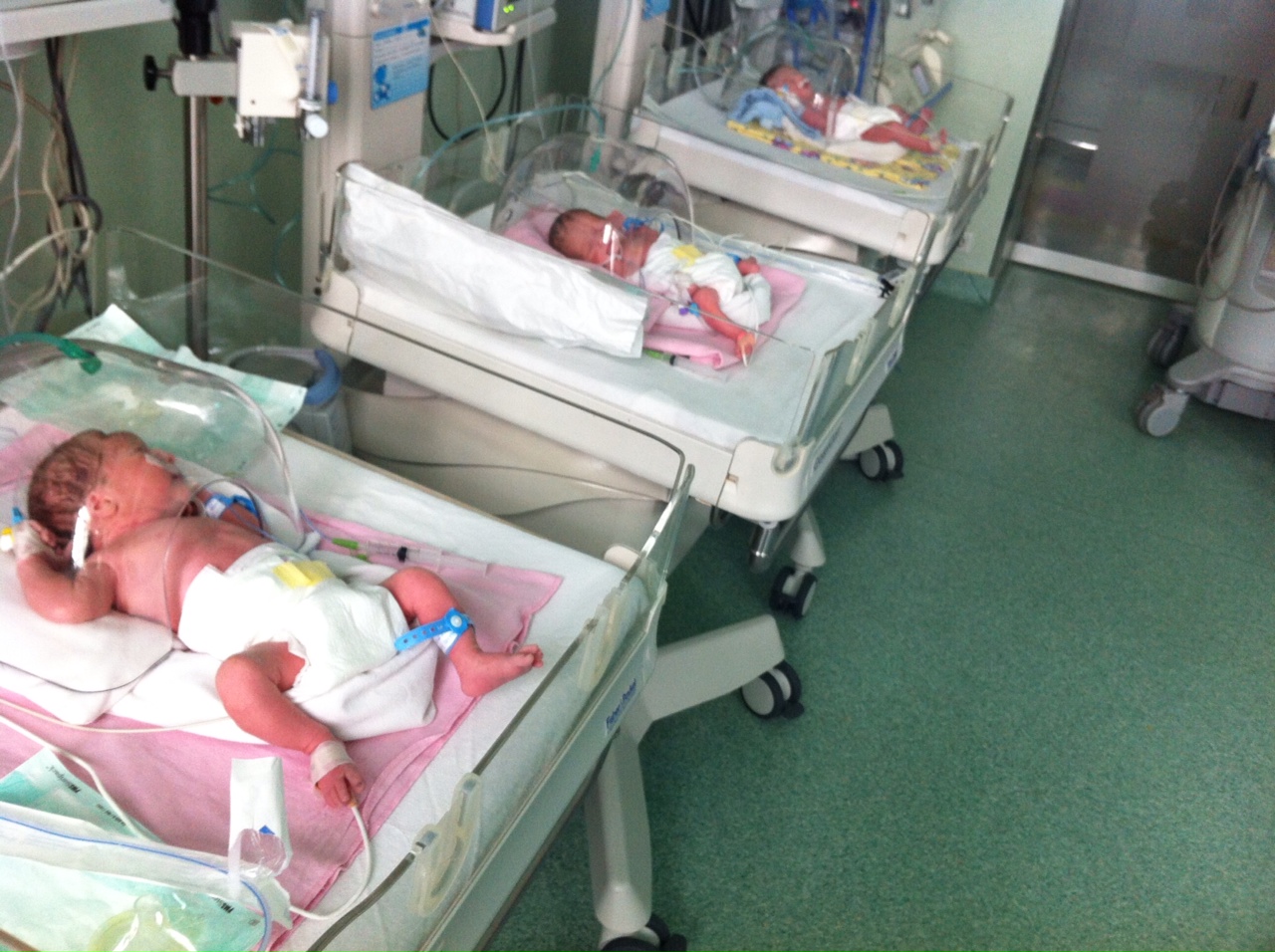Decizia Ministerului Sănătăţii după ce la Maternitatea Giuleşti mai mulţi bebeluşi au fost infectaţi cu stafilococ auriu