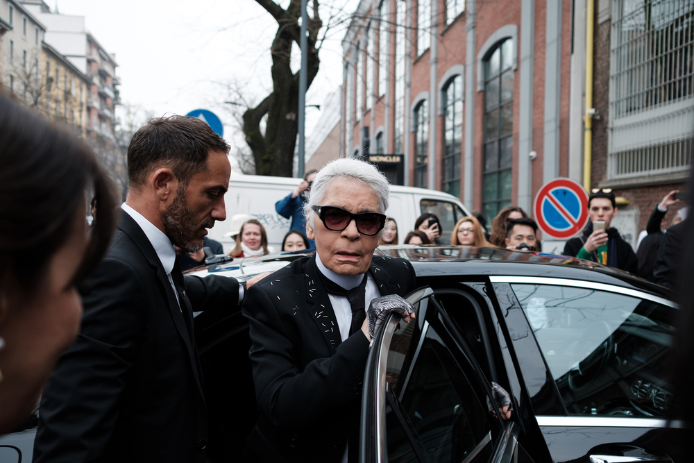 Creatorul de modă Karl Lagerfeld a decedat