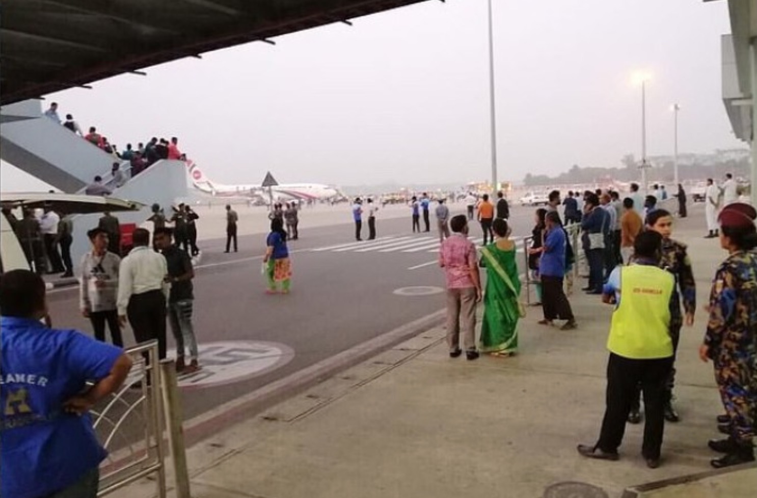 Un avion cu 142 de pasageri a fost deturnat. Pagerii au fost evacuați