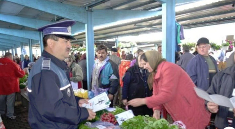 Descinderi în forță în piețe – Poliția capitalei a confiscat aproape 5 kilograme de urzici de contrabandă