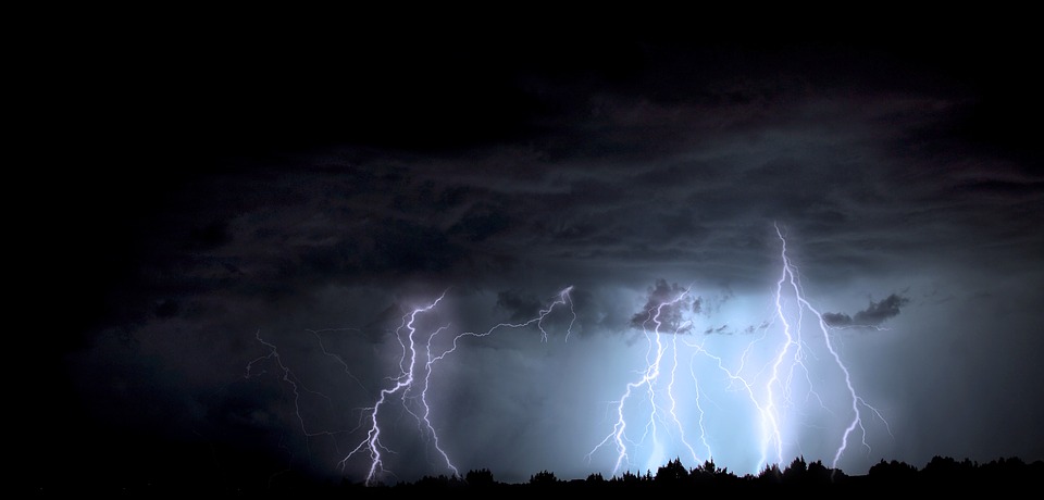 Se întorc ploile și furtunile în 27 de județe din țară, miercuri și joi. Sursa foto. pixabay.com