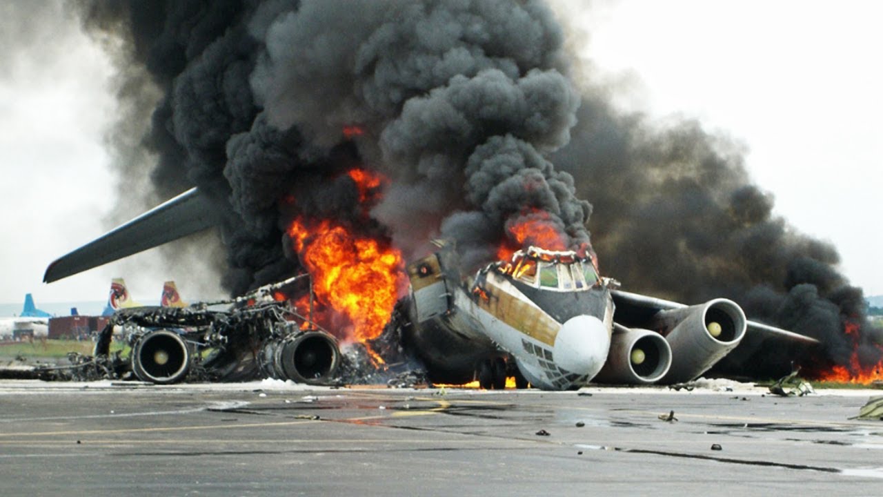 Avion Prăbușit cel puțin 83 de morți