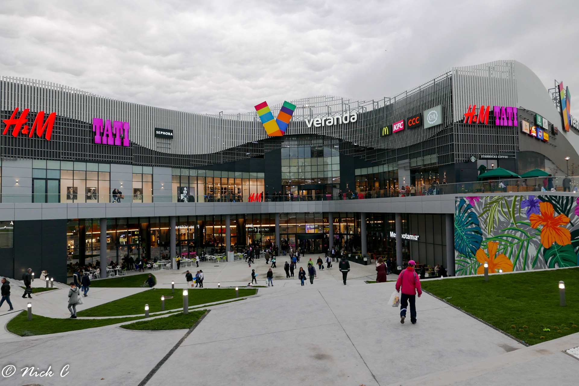 Alertă cu bombă la Verdanda Mall din București, apel disperat la 112