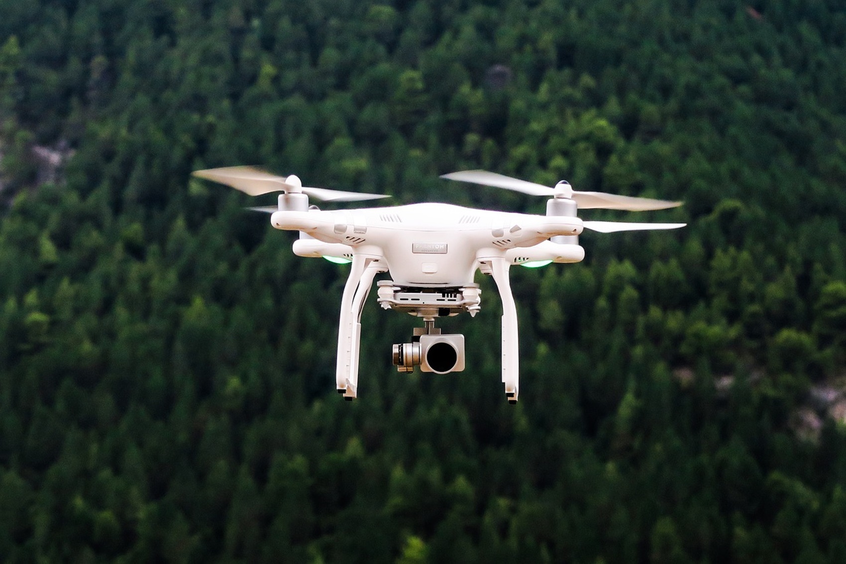 Noi reguli pentru drone, din 2021! Ce trebuie să știe operatorii acestor dispozitive