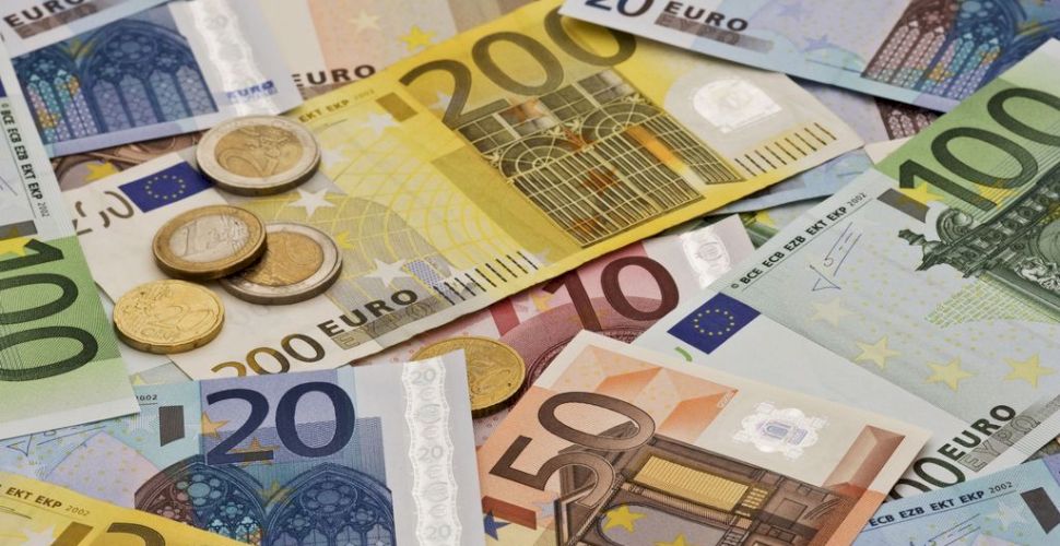 Curs Valutar 10 Februarie 2021 Euro Scade Din Nou Azi